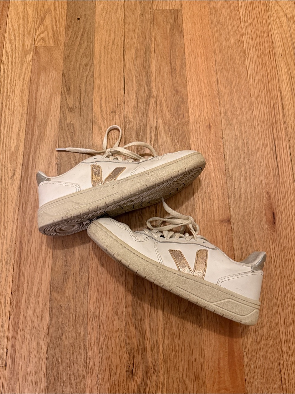 Veja V-10 Sneakers